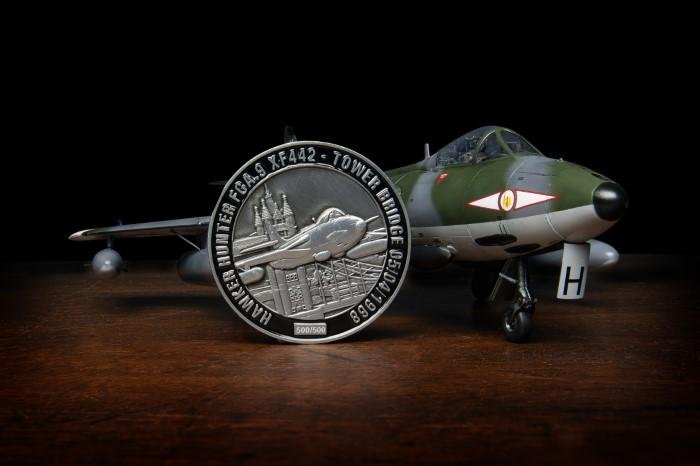 AIRFIX 1/48 HUNTER AND COLLECTOR COIN BUNDLE