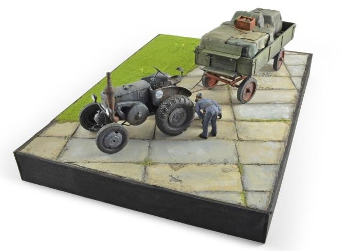 MINIART D8506 TRACTOR WITH TRAILER