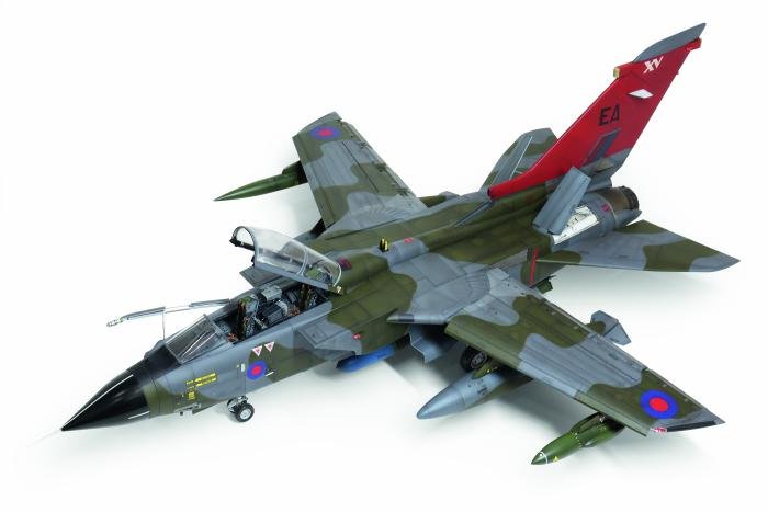 Revell Tornado GR.1 Gulf War Fighter Aircraft Plastic Model Kit 03892 Scale 1/32 