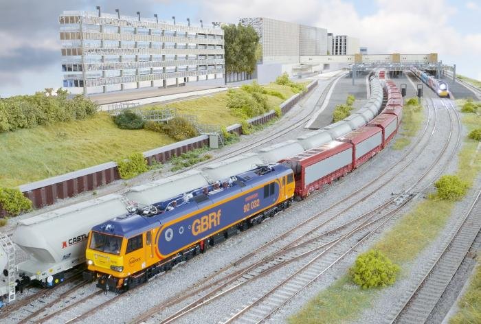 Making Tracks 3 models Milton Keynes Central station and will be the centrepiece to a 152ft long West Coast Main Line layout at the 2023 Great Electric Train Show.