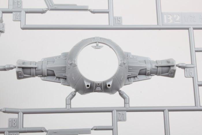 Above: While the Interceptor ‘eyeball’ might look the same as a standard TIE, Bandai’s new central section reflects the slight changes such as on the strengthening sections for the wing supports.