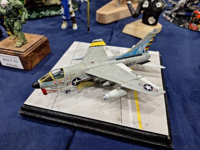 Above: It’s always pleasing to see a well-finished Corsair II. IPMS Cleveland member Dave Norman’s 1/72 Hobby Boss A-7E of the US Navy’s VA-97 during Operation Eagle Claw certainly ticked all the boxes. 