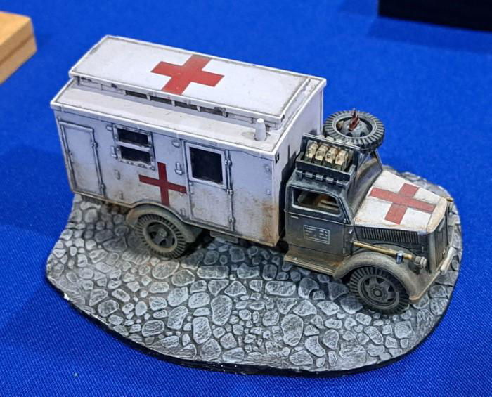 Above: This superbly finished Opel Blitz ambulance was created by Rubicon modeler Luke Caswell using Rubicon’s 1/56 Sd.Kfz 305 open cargo truck as a base, mating it with the associated Box Body Expansion set, which includes spare wheel and rooftop stowage.