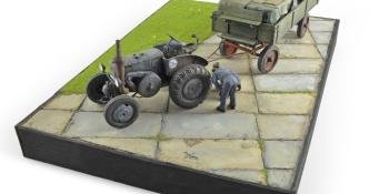 MINIART D8506 TRACTOR WITH TRAILER