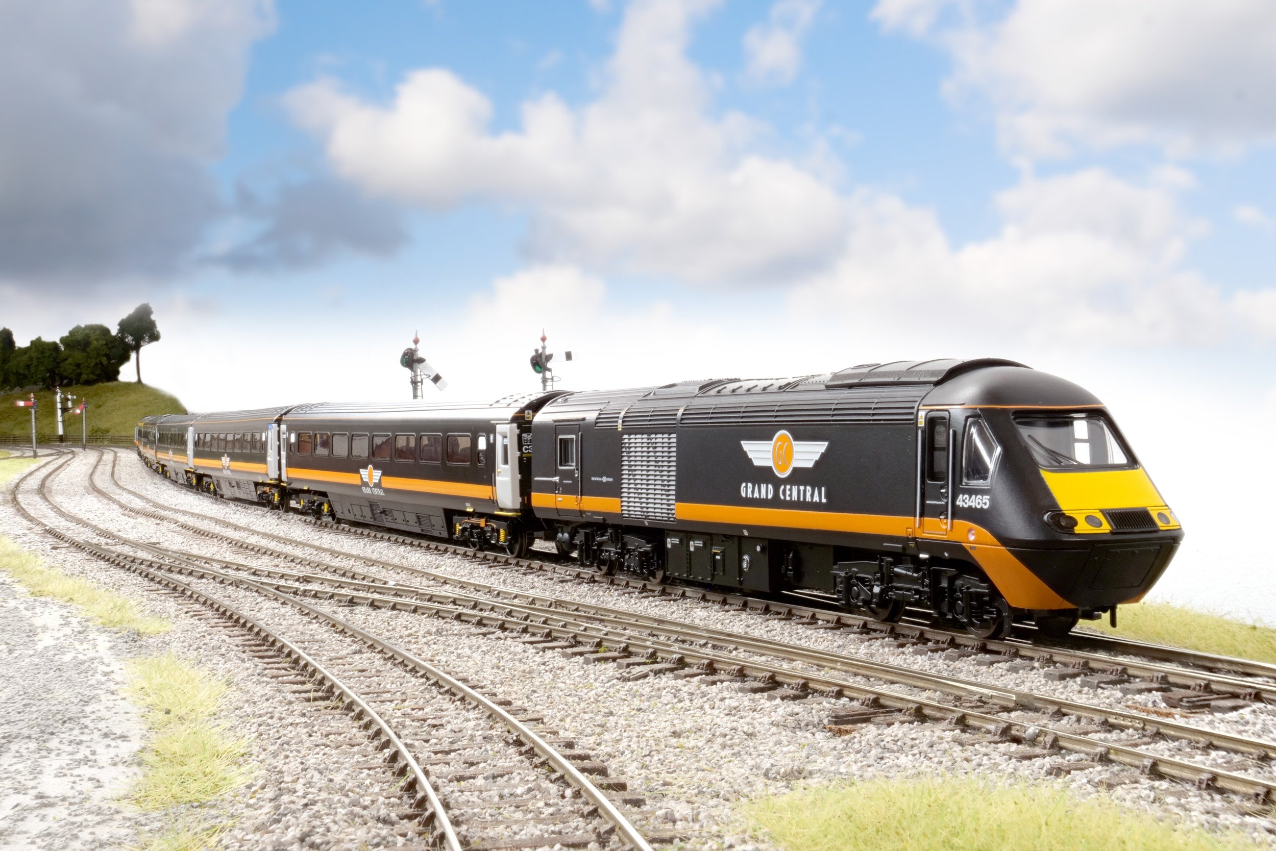 A Grand Central HST joins the companies RailRoad Plus Range.